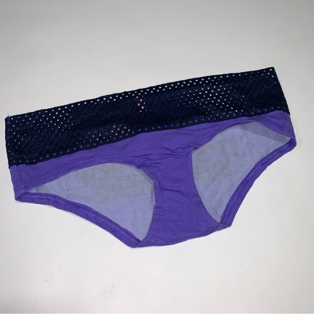 **** LAST PAIR **** Victoria's Secret PINK Purple Navy Panties‎ Under XS P077